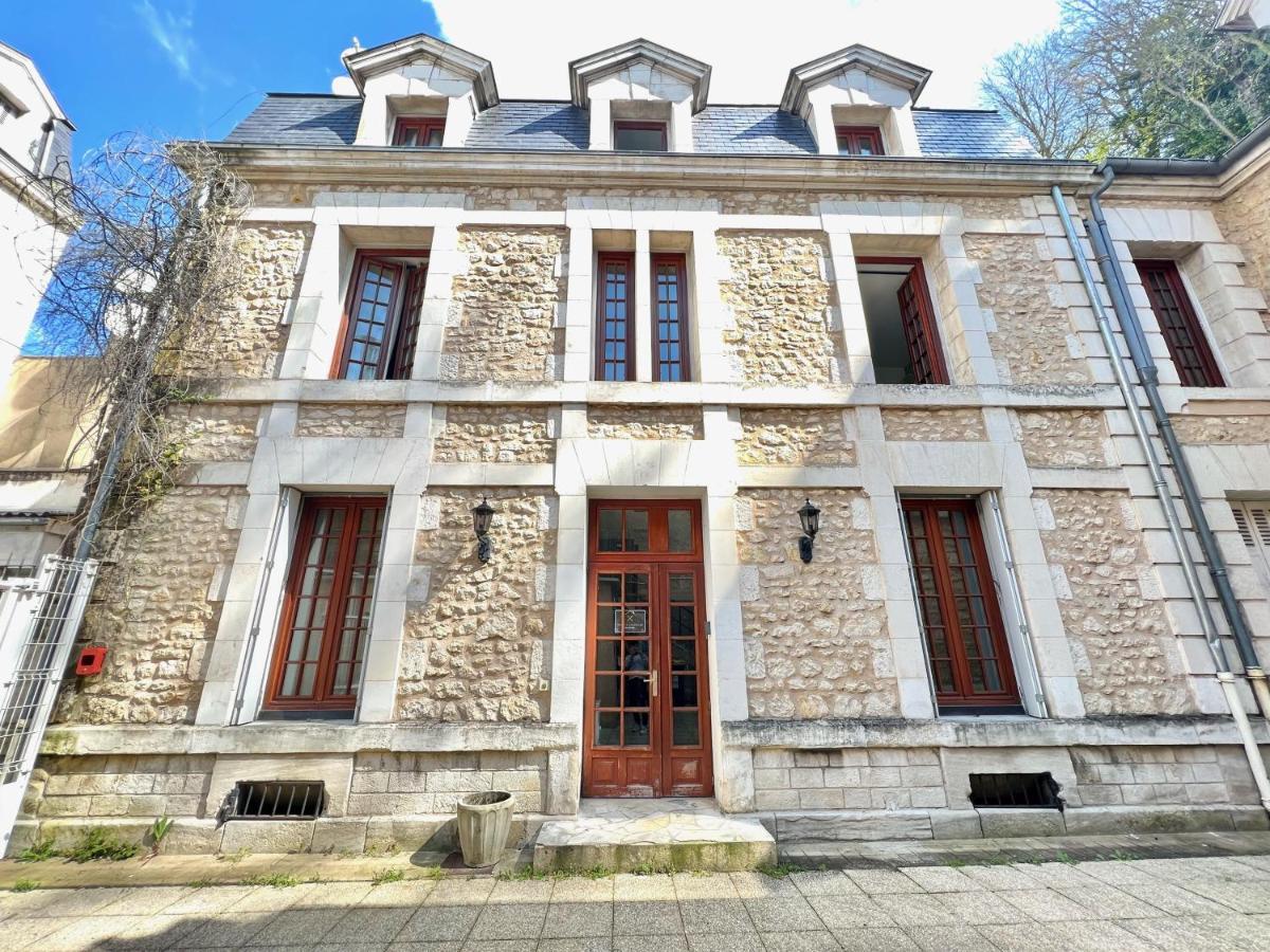 Le Melusine , A 50M De La Gare De Poitiers Apartment Екстериор снимка
